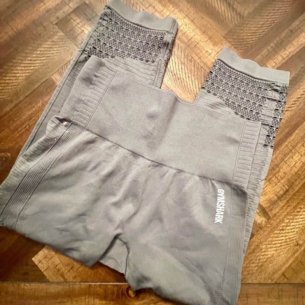 Medium 3/4 length gymshark leggings